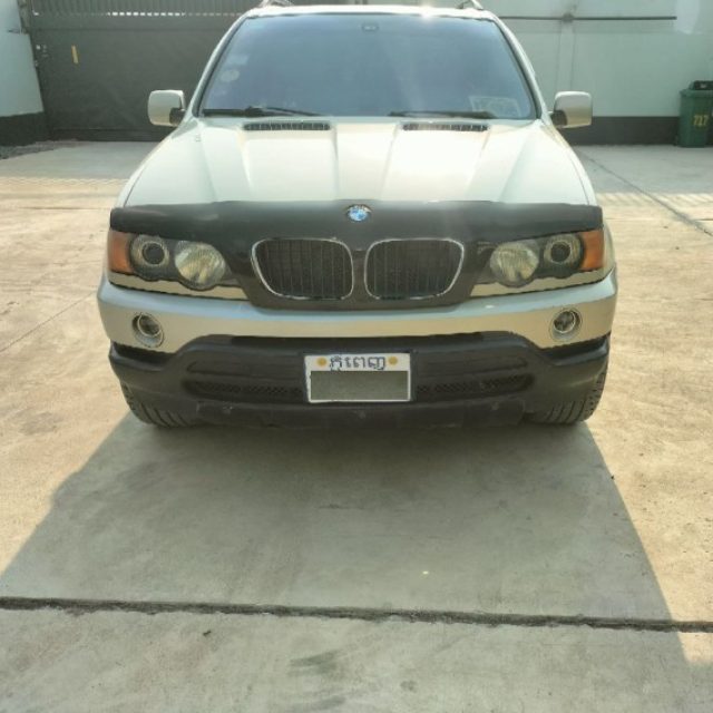 ឡានម៉ាក BMW X5 សេរីឆ្នាំ ២០០២