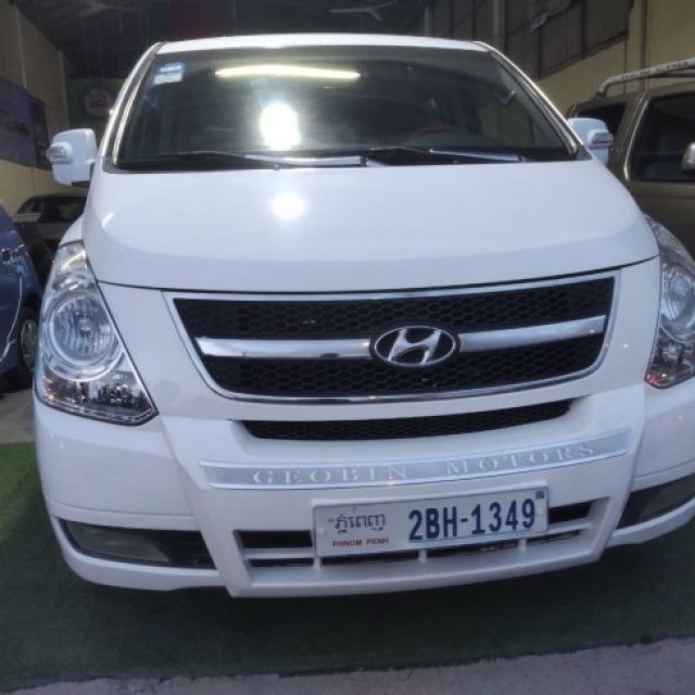 Hyundai Starex 09 CVX ឡានស្អាត