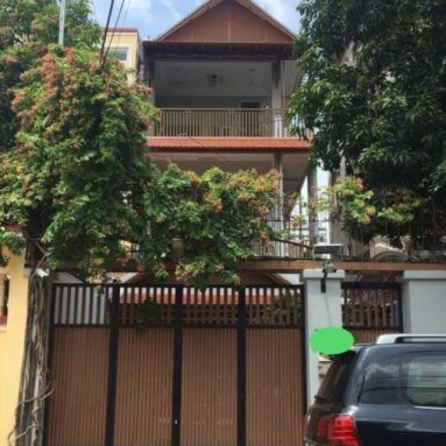 Villa for rent near Wat Toul Tompong