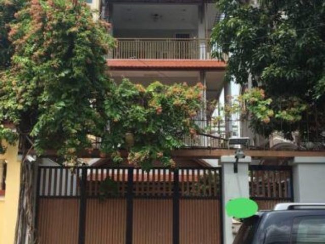 Villa for rent near Wat Toul Tompong